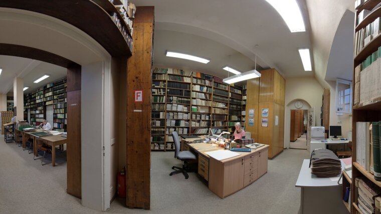 Blick in die Sammlungs- und Arbeitsräume des Herbariums Haussknecht im Universitätshauptgebäude
